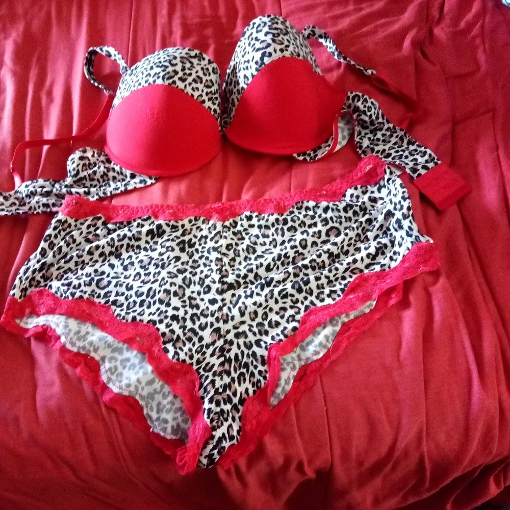 Red animal print bra panties set 42d / 3x